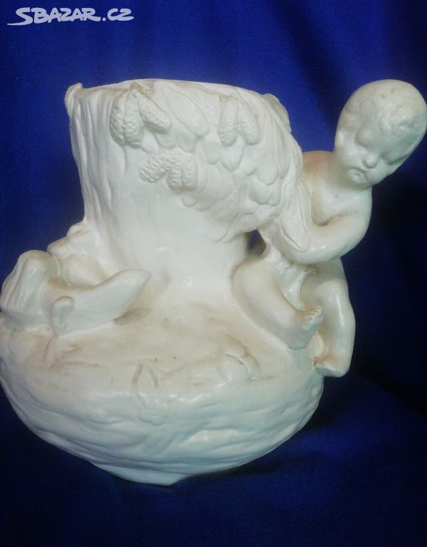 Stará figurální váza Bechyně