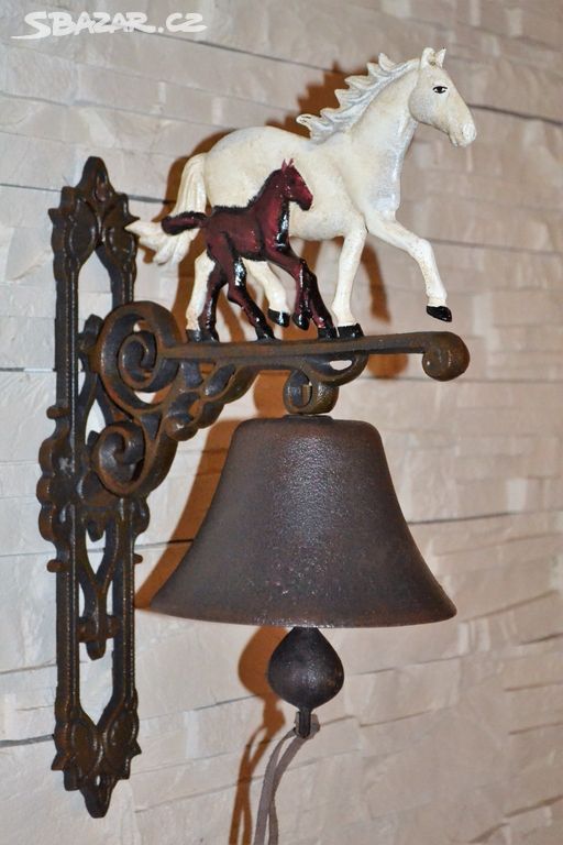 Litinový zvon KŮŇ S HŘÍBĚTEM 37 cm