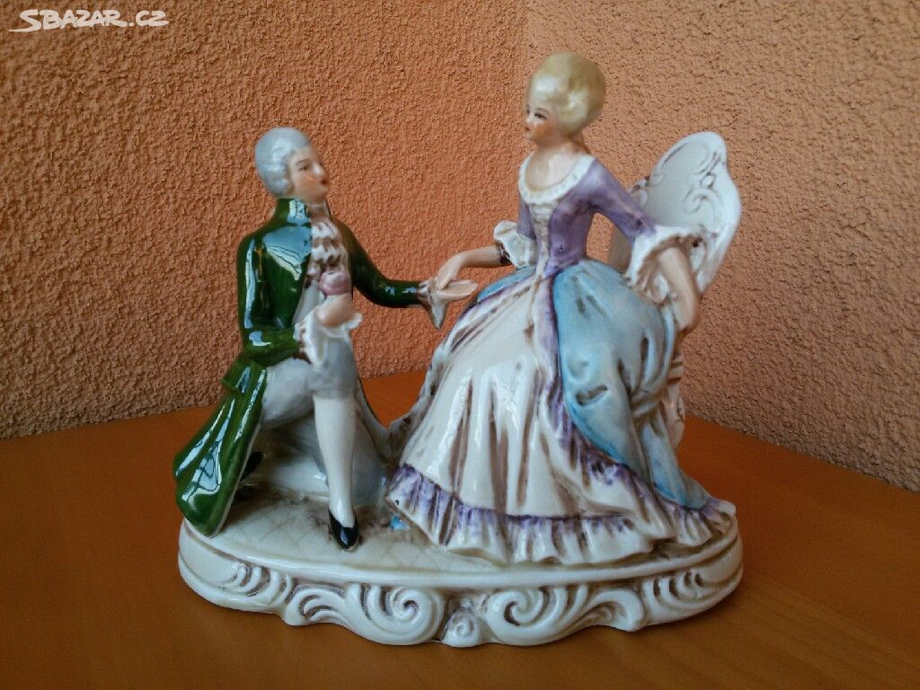 STAROŽITNA PORCELÁNOVA SOŠKA značky GRAEFENTHAL.