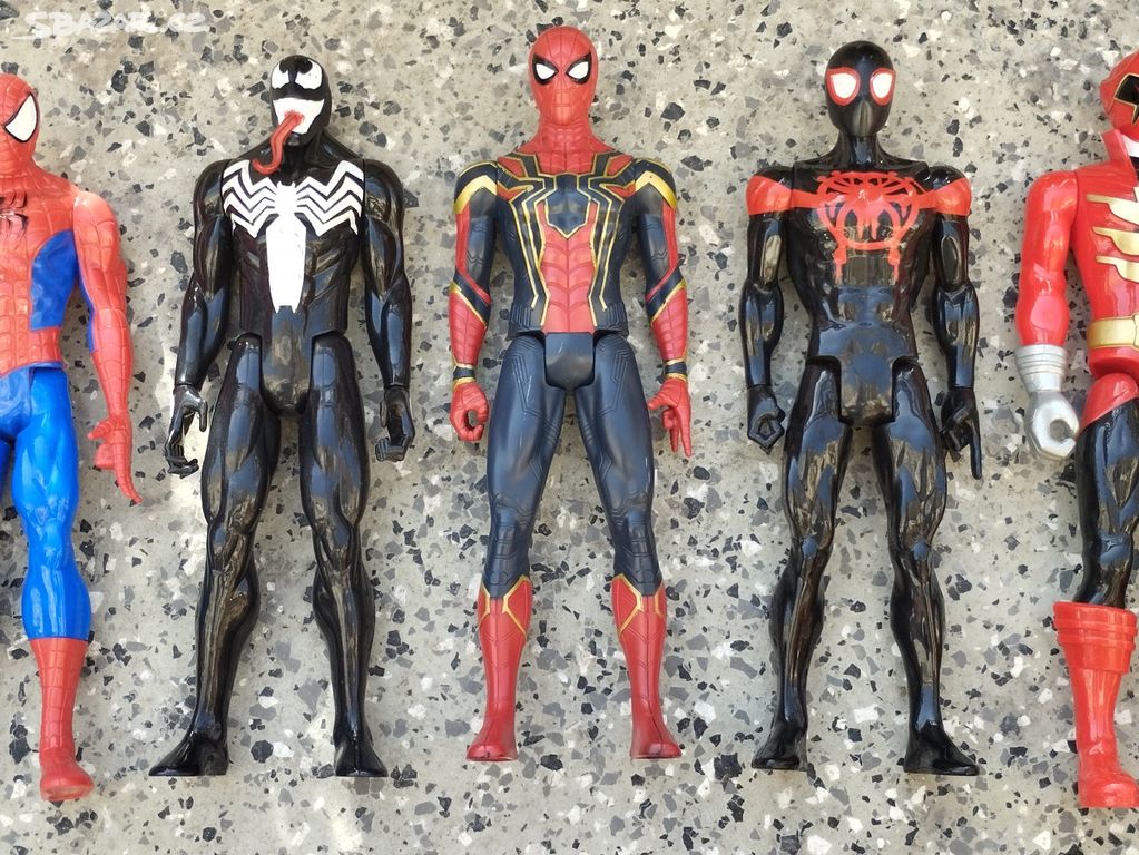 Marvel Spiderman. 30 cm výška. Cena za kus.