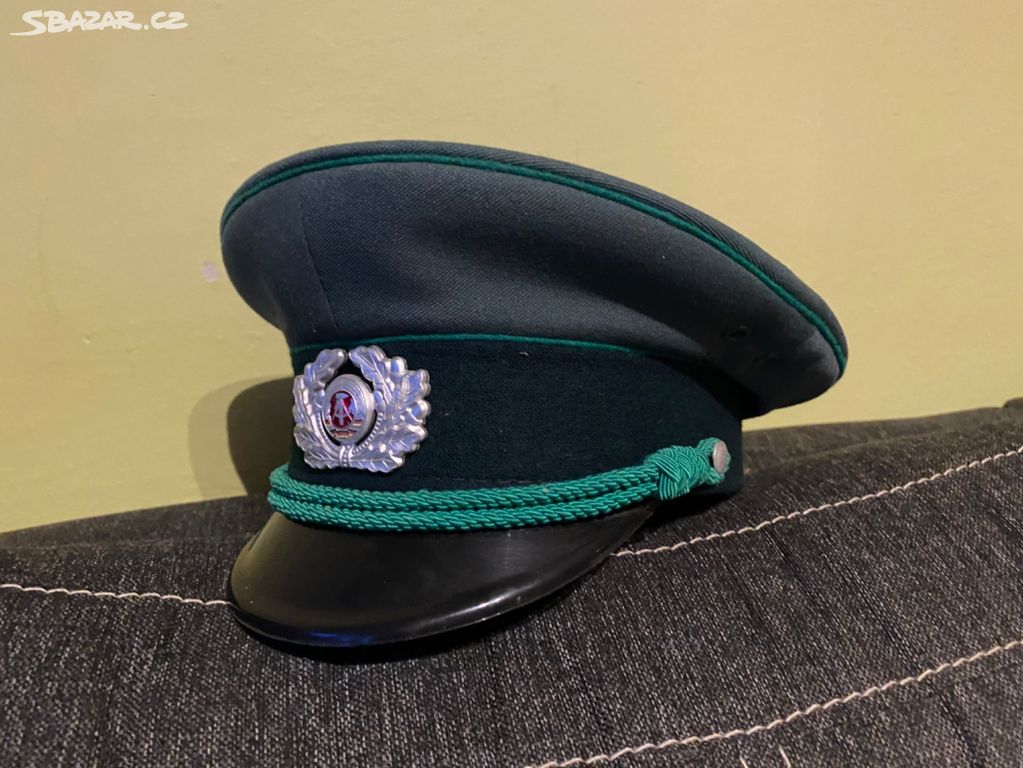 Čepice brigadýrka Volkspolizei DDR - policie