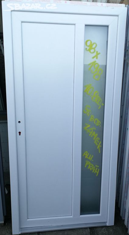 Dveře plastové vchodové bílé