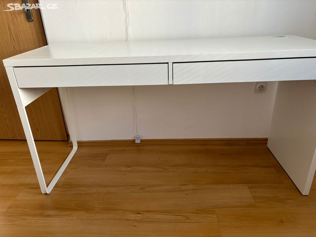 Stůl Ikea Micke
