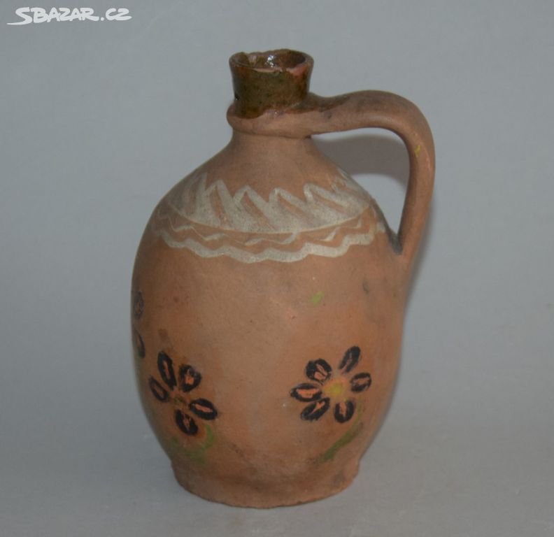 starý čepák džbánek keramika