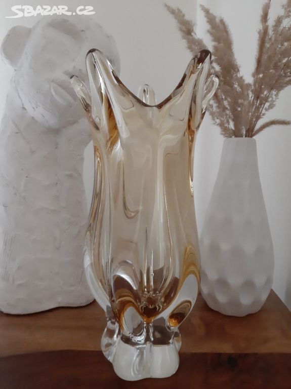 Luxusní béžová váza z hutního skla - Egermann