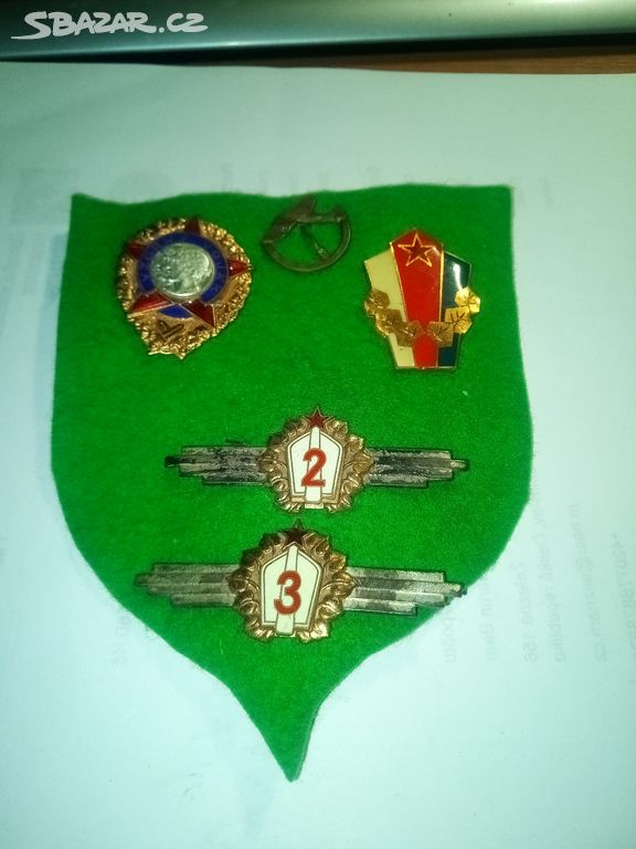 Staré vojenské smaltované odznaky - 60 léta