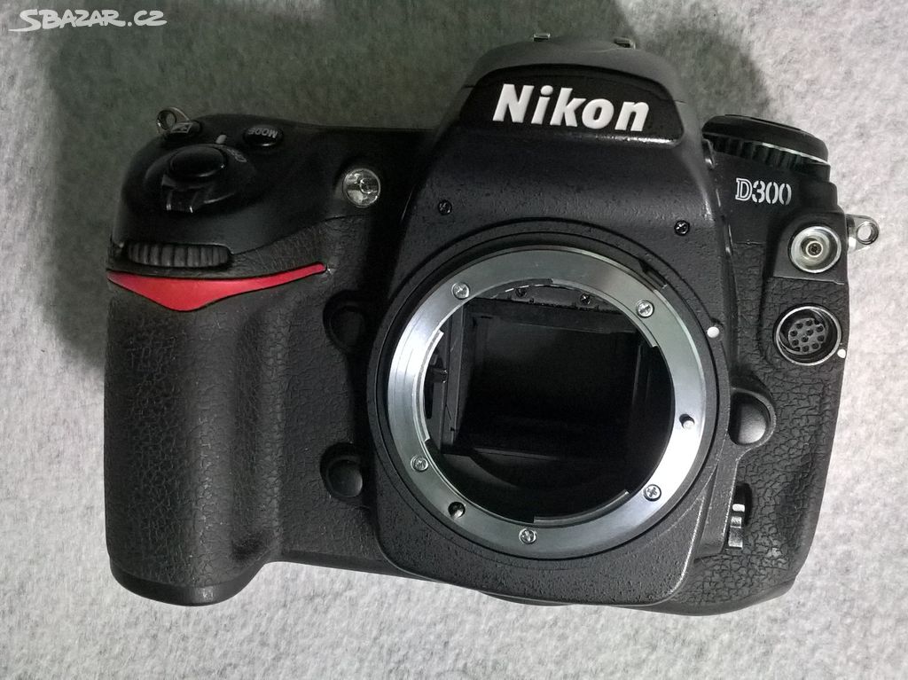 Nikon D300 na náhradní díly