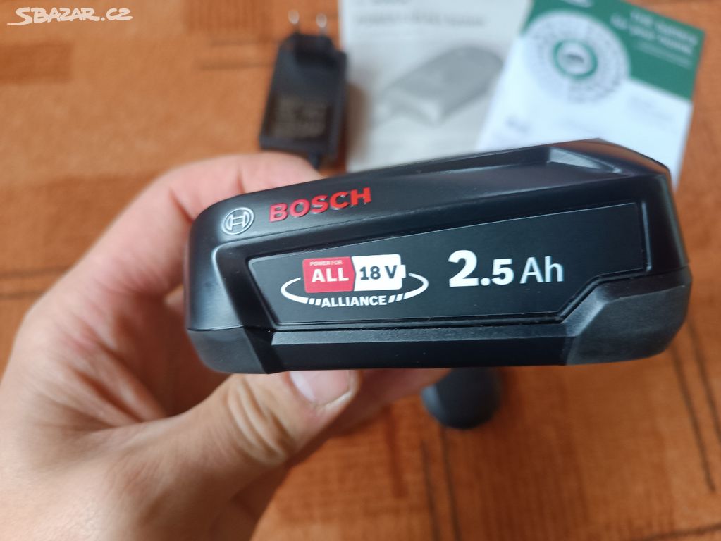 Nabíječka Bosch 18V 2,5 Ah