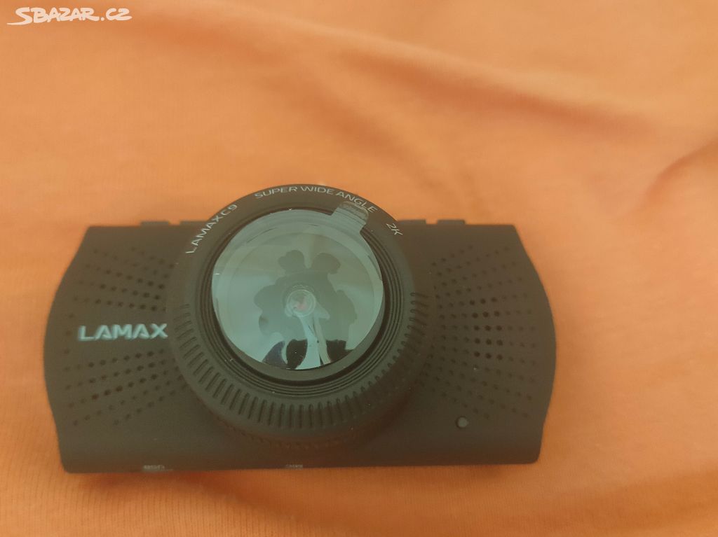 Autokamera Lamax C9 + 64GB SD karta & Adaptér