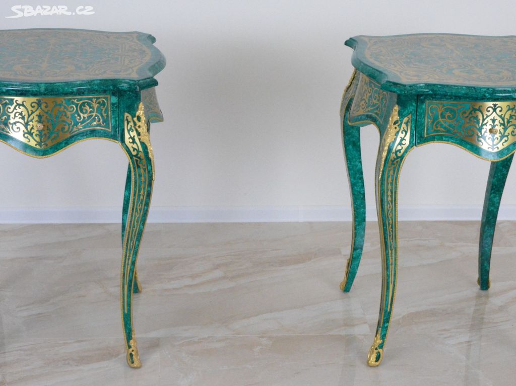 Zámecké stolečky Boulle zdobené bronzem