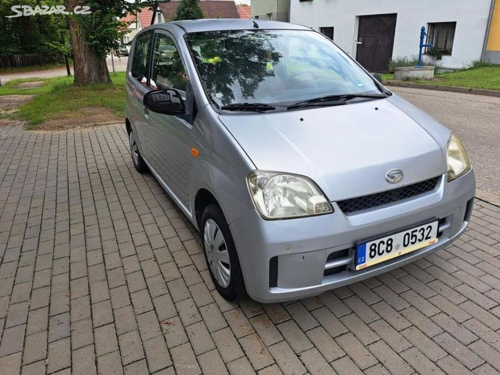 Daihatsu Cuore 1,0 i benzín manuální