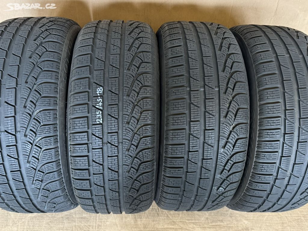 zimní pneu 235/45-18 Pirelli