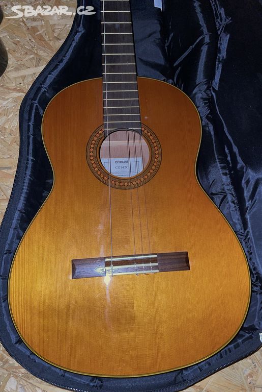 Gitara YAMAHA CG142C