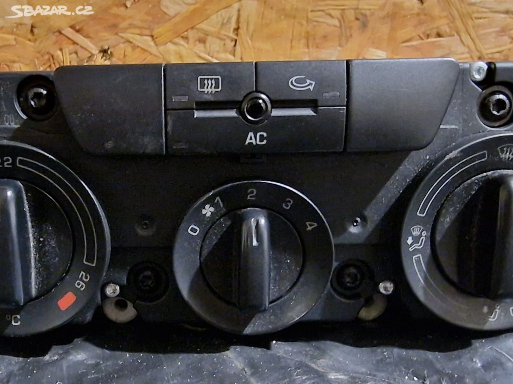 Škoda Octavia 2 Panel Ovládání Topení a AC