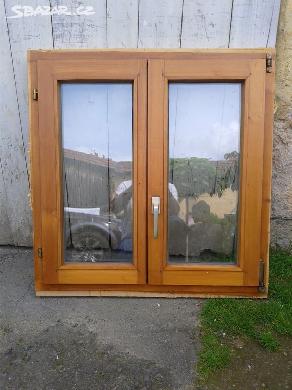 4 kusy - Dřevěné okno 88 x 91 cm
