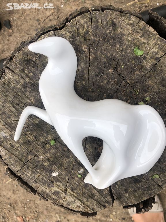 Bílý koník porcelánový Royal Dux Bohemia