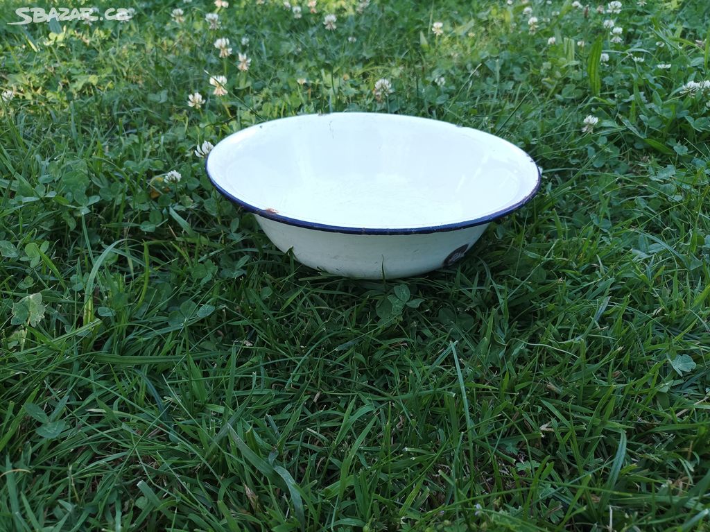 Smaltovaná bílá miska, průměr 22 cm