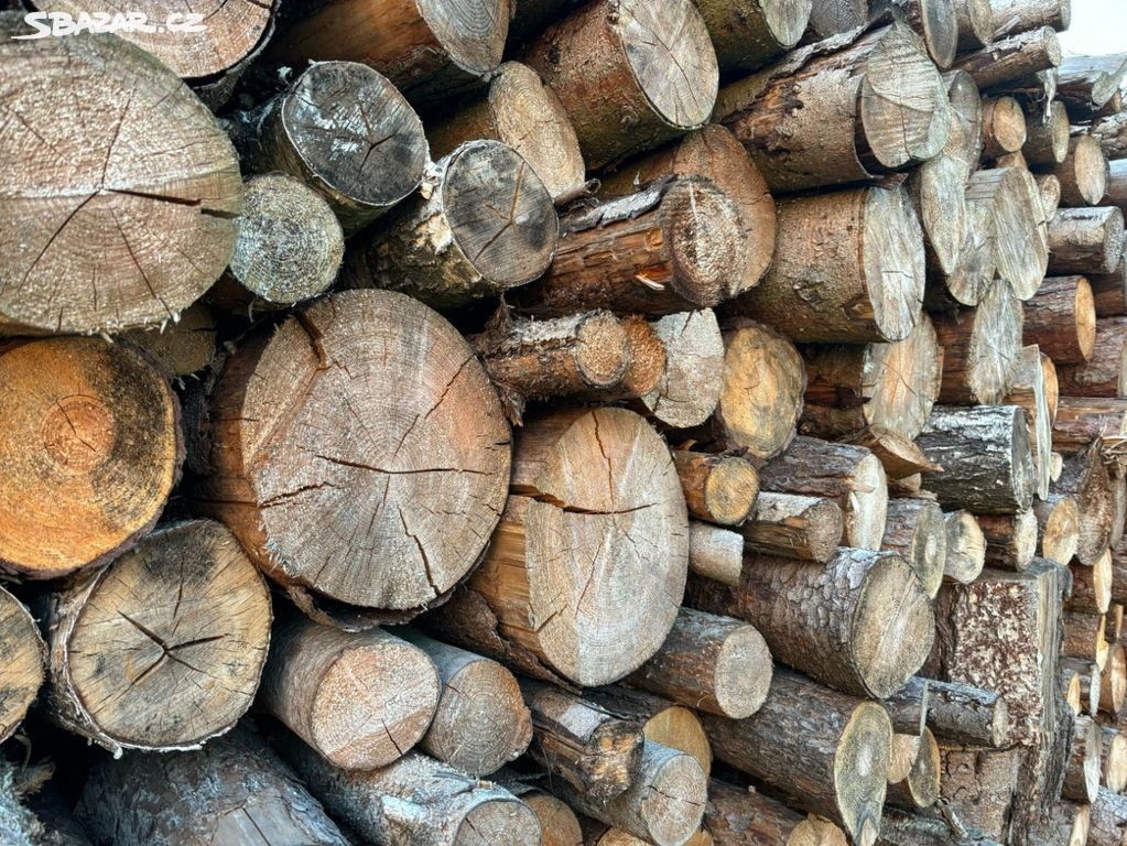 Palivové dřevo - kulatina 1-1.5 m dlouhé