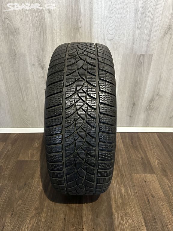 4x zimní Goodyear UltraGrip Performance 235/50/19