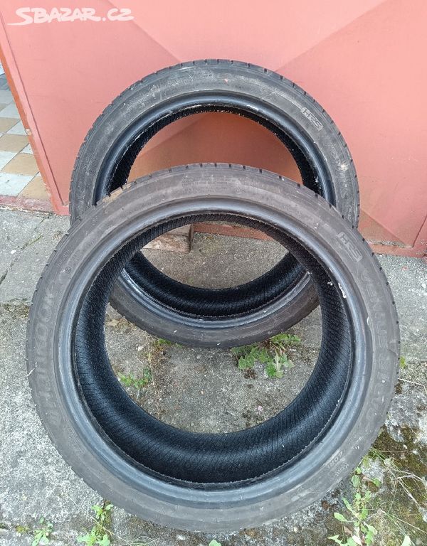 255/40RF18 Hankook