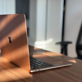 Obrázek k inzerátu: MacBook Air M1 13'' zlatý