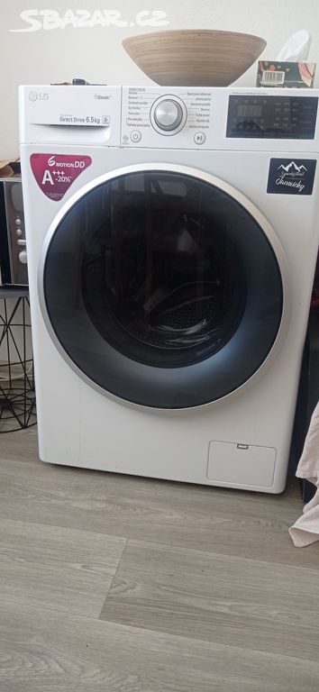 Pračka LG WD62J6WY1W