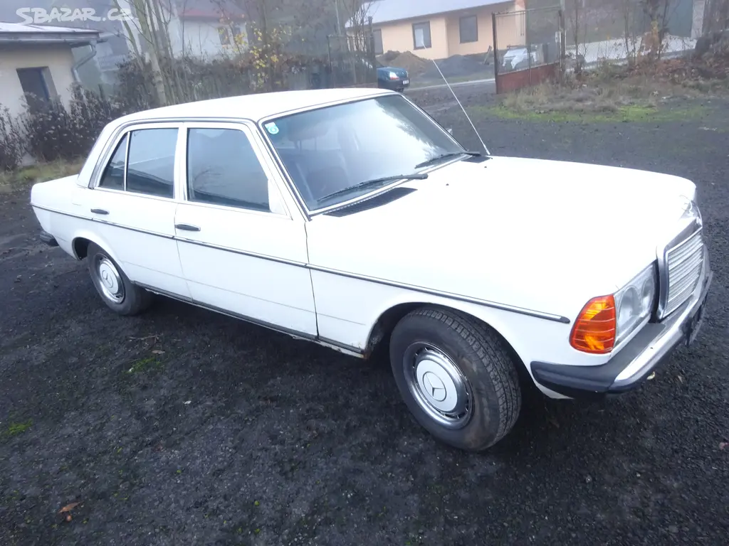 Mercedes Benz 240 D 123 - fotka 2