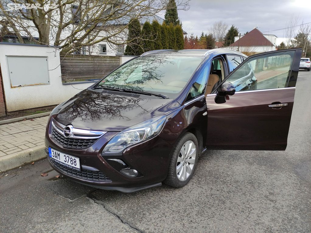 OPEL ZAFIRA TOURER 121kW automat -porucha motoru