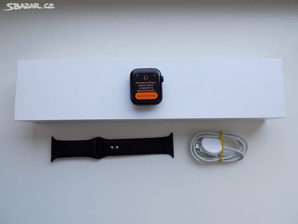 APPLE Watch SE 44mm Black - ZÁRUKA - SUPER STAV