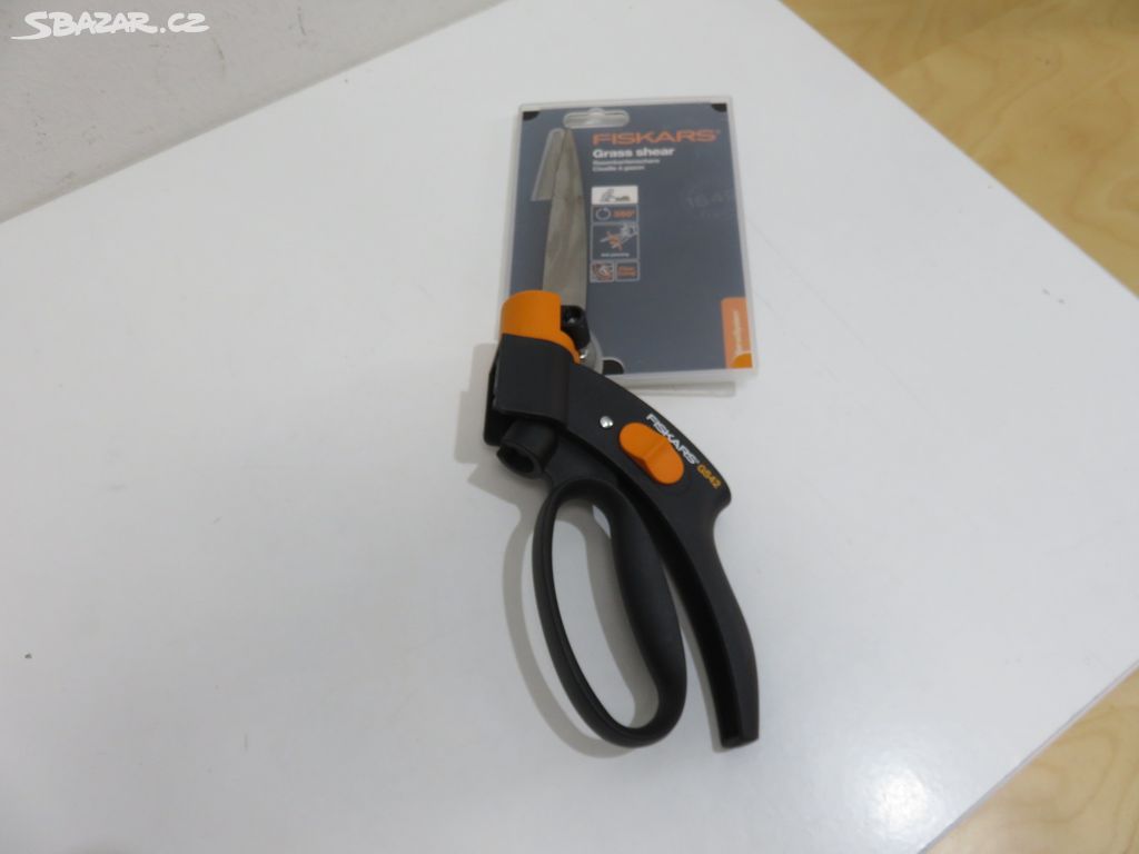 Nové nůžky na trávu Fiskars Servo GS42