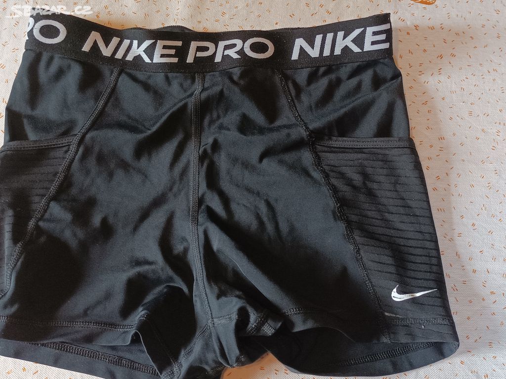 Dámské NIKE Pro vel. M , šortky