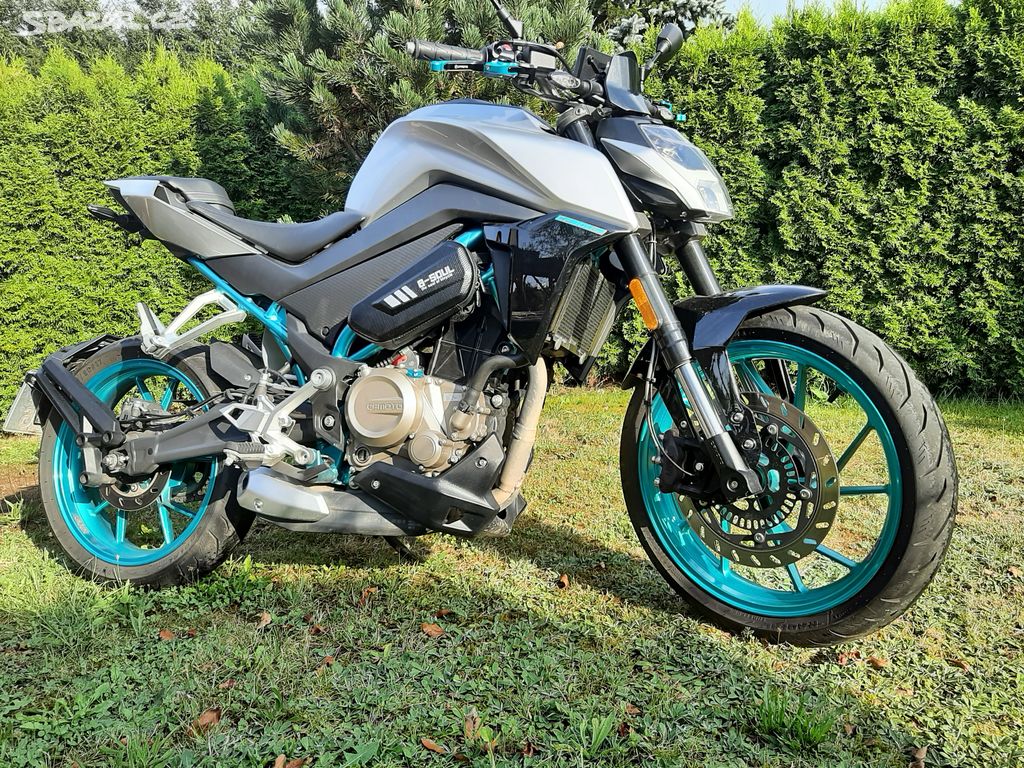 CF MOTO 300 NK