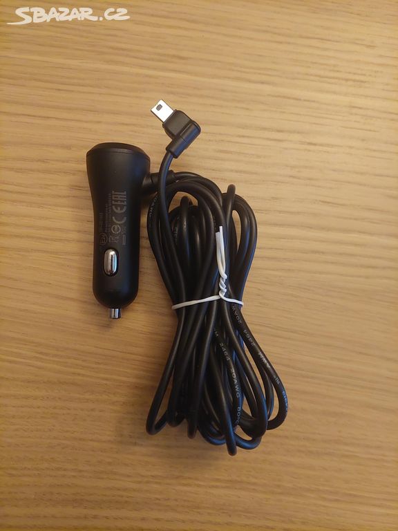 MIO napájecí adaptér mini USB do auta