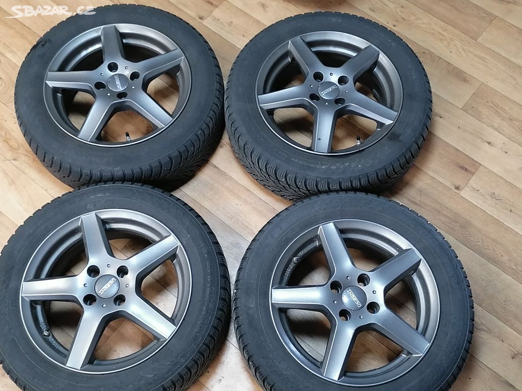 Yaris ALU disky 6x15 4x100 zimní pneu,senzory TPMS