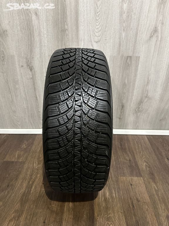 4x zimní Kumho WinterCraft WP71 235/45/19 99V