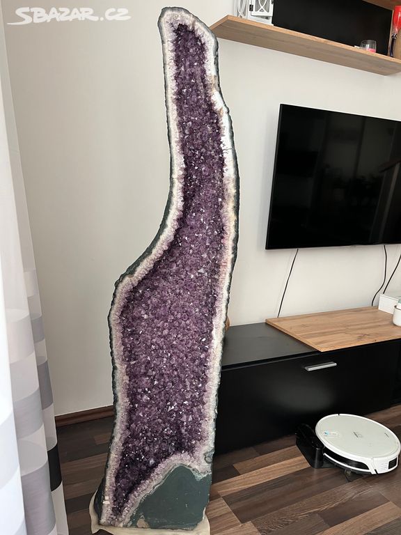 Ametystová geoda tenkostěnná, 144 cm