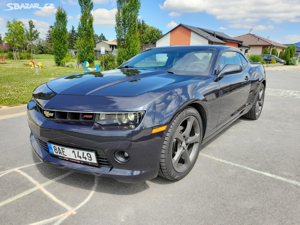 Chevrolet camaro 3.6 V6 krásný americký vůz.