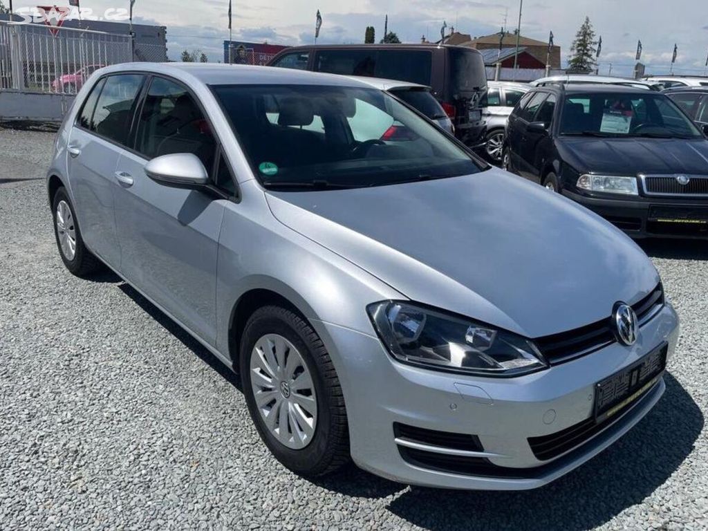 Volkswagen Golf 1.2 TSI DIGIKLIMA SERVISKA benzín