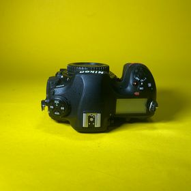 Obrázek k inzerátu: Nikon D850 + Grip + Baterie EN-EL18c s nabíječkou