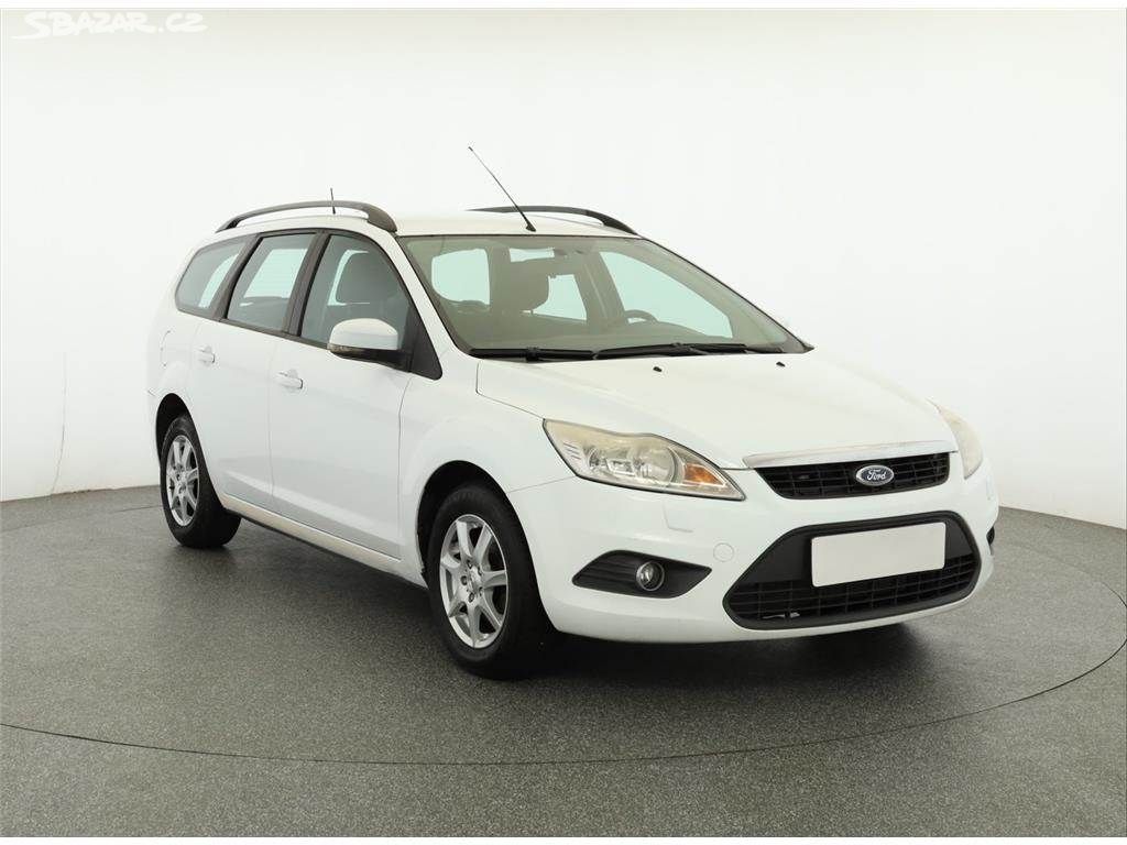 Ford Focus, 1.6 16V, Tažné, rezervace