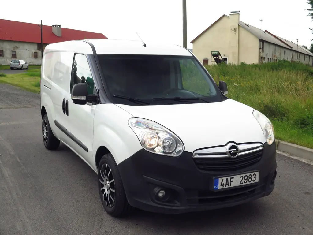Opel Combo, 1.3 CDTi 66kW 2.4t L2H1 - fotka 2