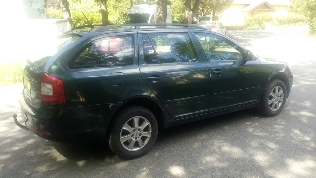 Škoda Octavia combi II 2.0 TDI Elegance rv 2012-CZ - fotka 3