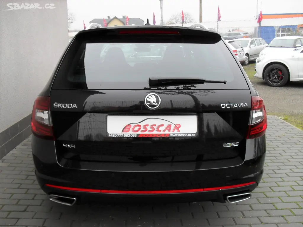 Škoda Octavia RS 2,0TDI 4x4 DSG LED Panorama -DPH- - fotka 5