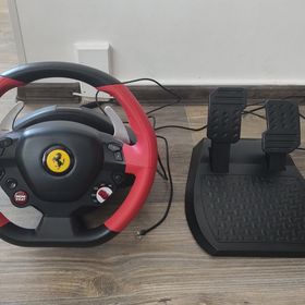 Obrázek k inzerátu: Herní volant Ferrari pro Xbox