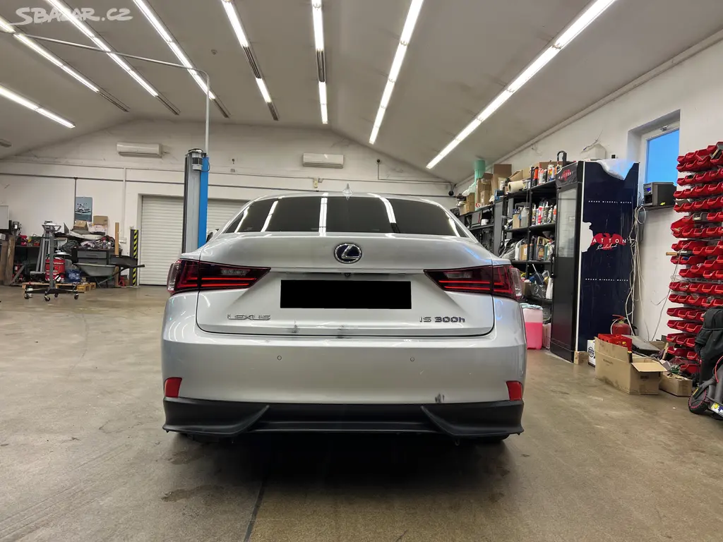 Lexus IS 300h 2.5l 133 kW - fotka 6