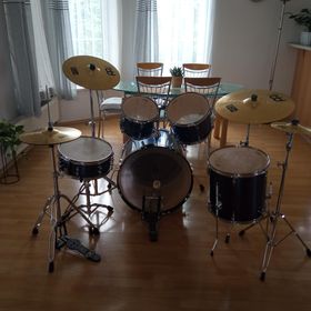 Obrázek k inzerátu: Bicí souprava SONOR + činely Meinl