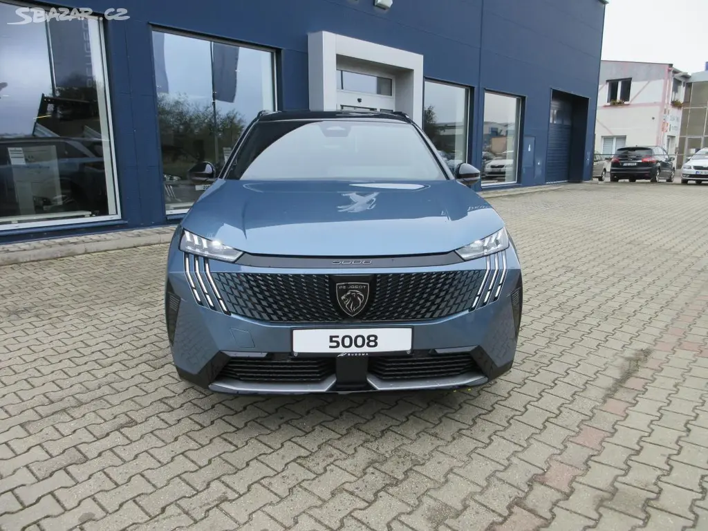 Peugeot 5008, GT Elektromotor 157 kW / 210 k - fotka 3