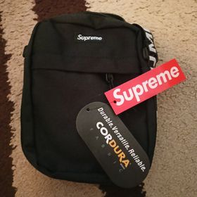 Obrázek k inzerátu: Supreme Shoulder Bag