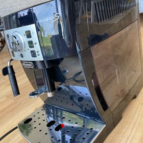 Obrázek k inzerátu: Automaticky kavovar Delonghi ECAM