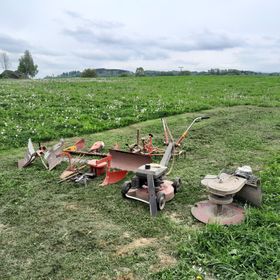 Obrázek k inzerátu: zahradní traktůrek VARI